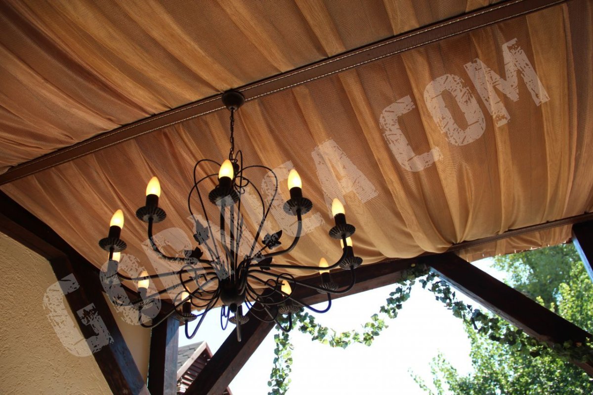 Тканевый потолок в беседке