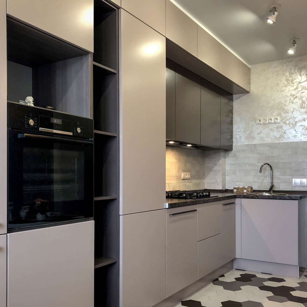 Кухни Зов с антресолями