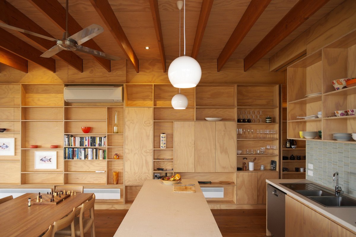 Отделка стен фанерой