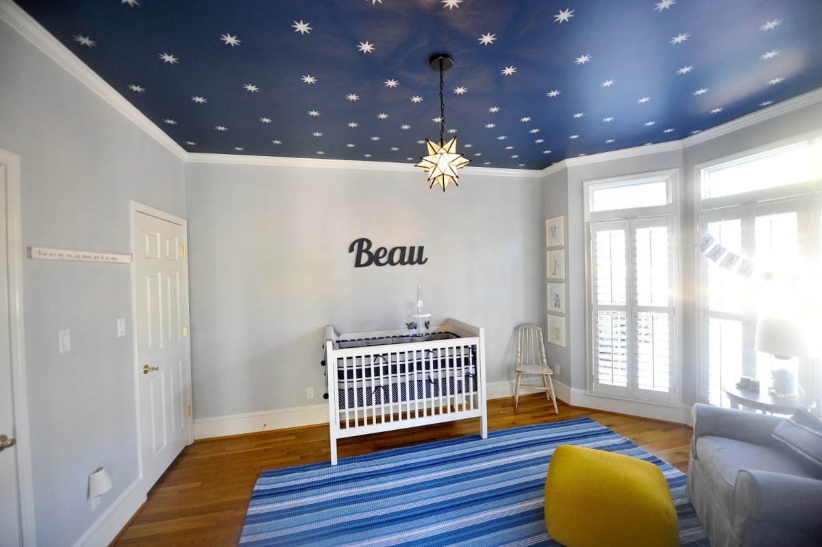 Комната для девочки в голубом цвете