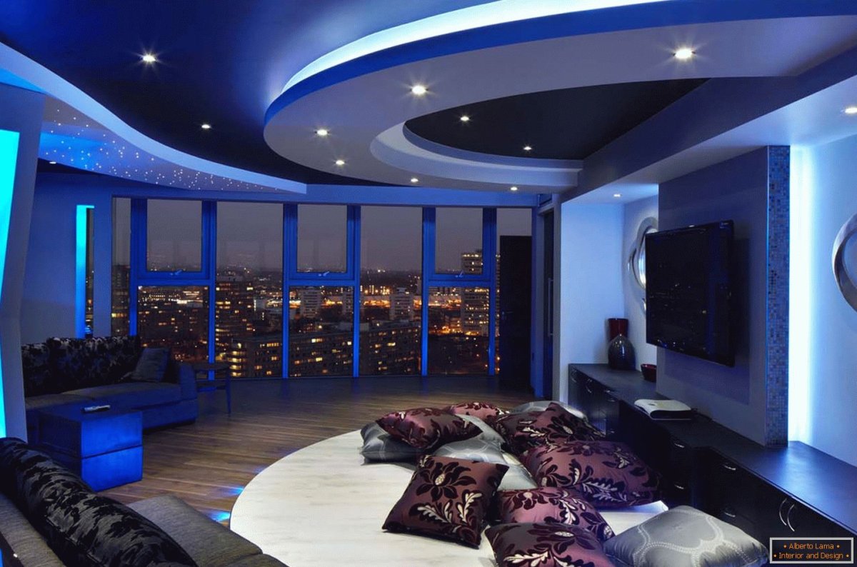 Натяжной потолок синий глянцевый