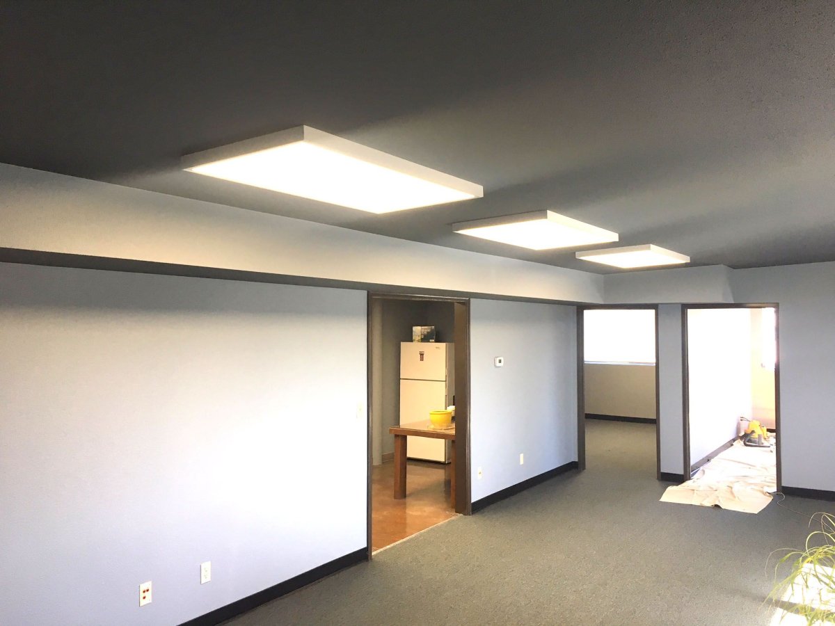 Световой короб в интерьере