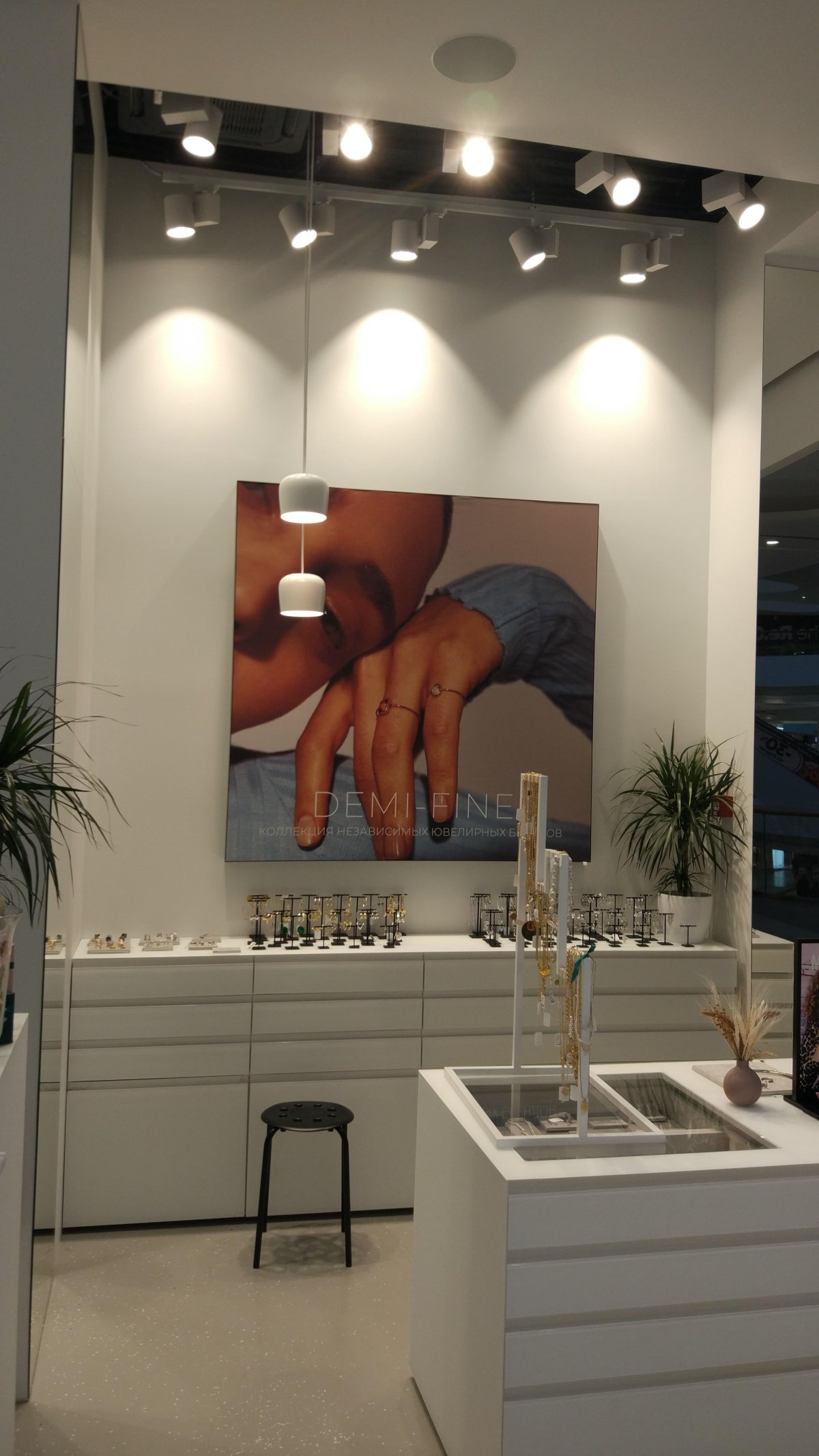 Ниши с подсветкой в интерьере