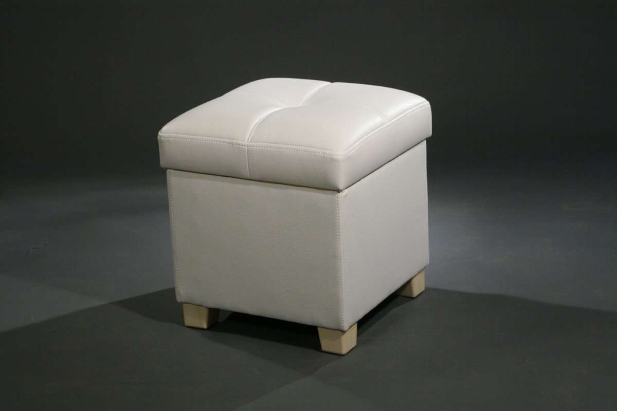 Оригинальный пуфик в прихожую