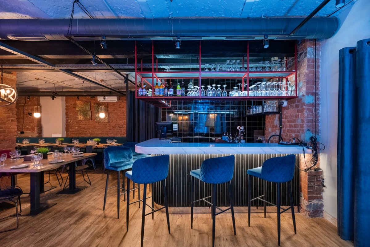 Фасад кафе в стиле лофт