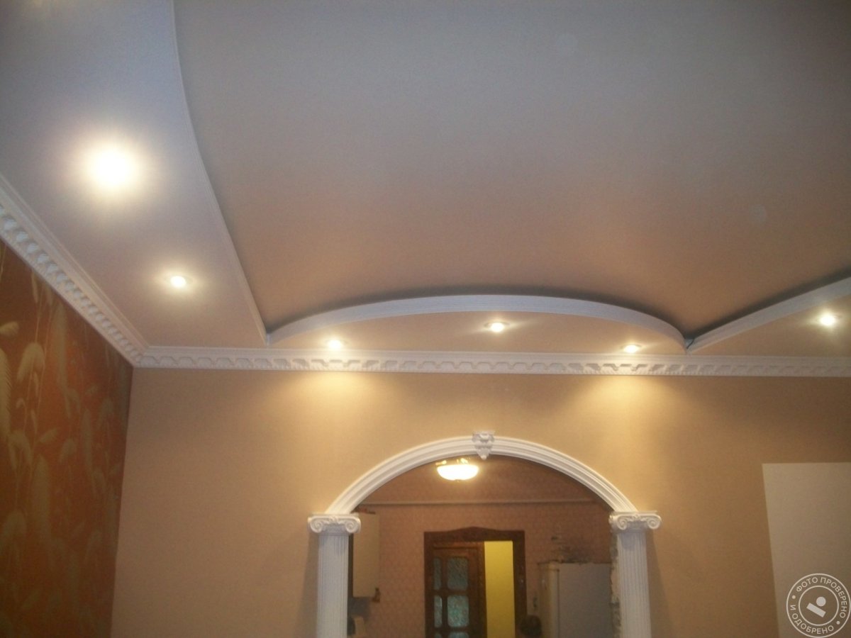 Фигурный потолок