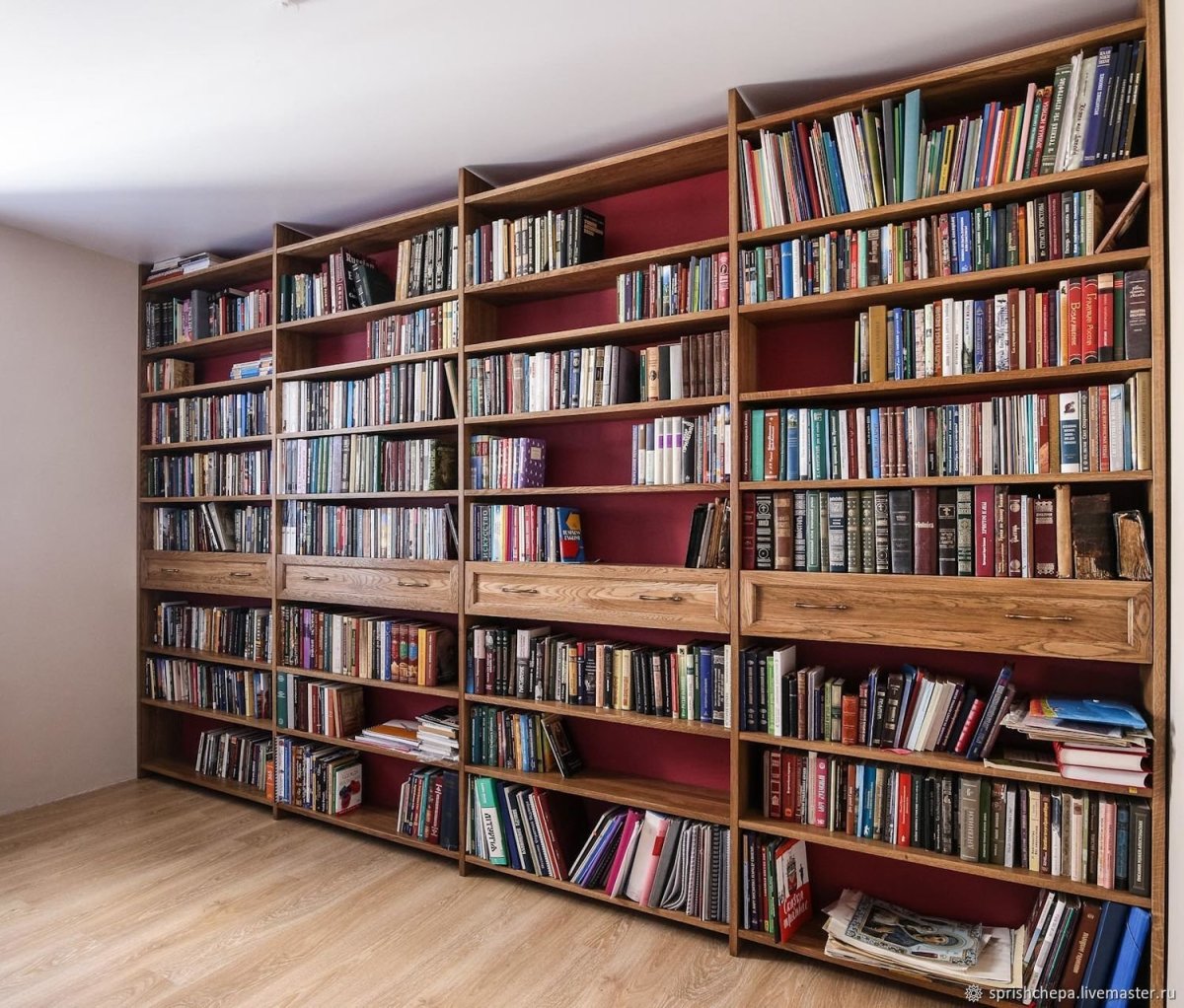Книжные стеллажи для домашней библиотеки