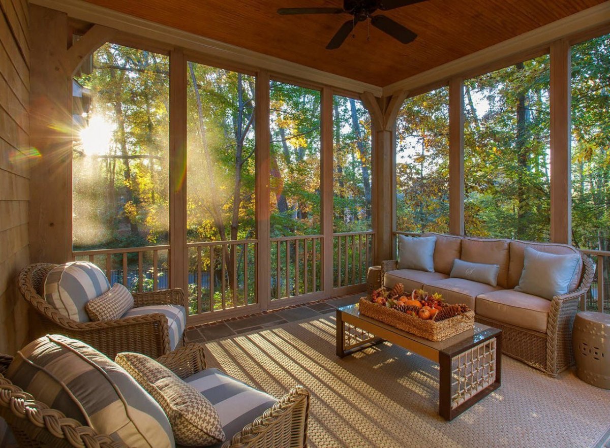 Застекленная веранда внутри