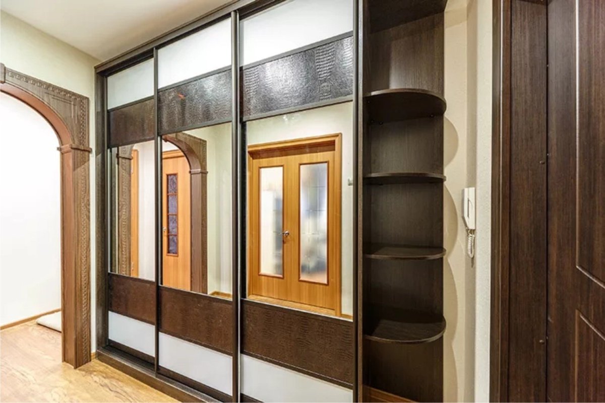 Интерьер квадратной прихожей