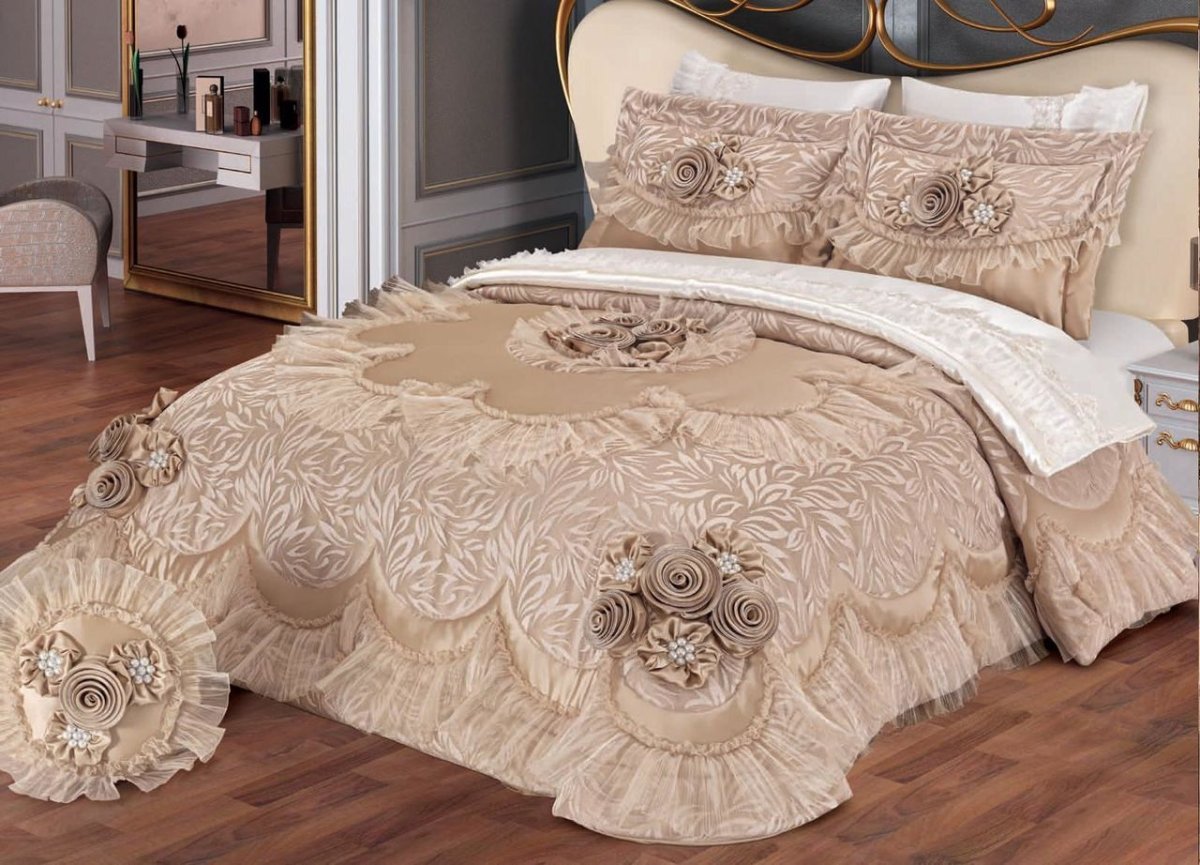 Покрывало стеганное сатин Люкс, окантованное 240*260