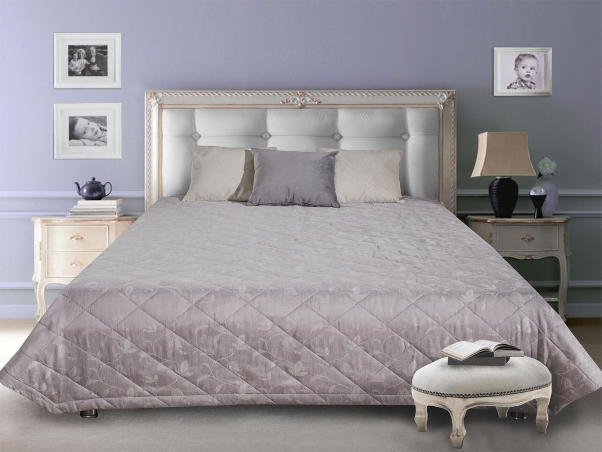 Стеганое покрывало на кровать