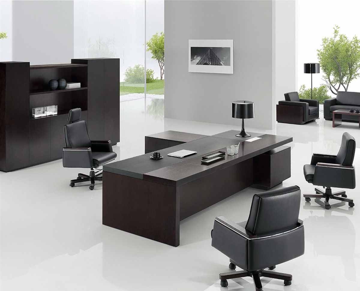 Рабочий стол в офисе