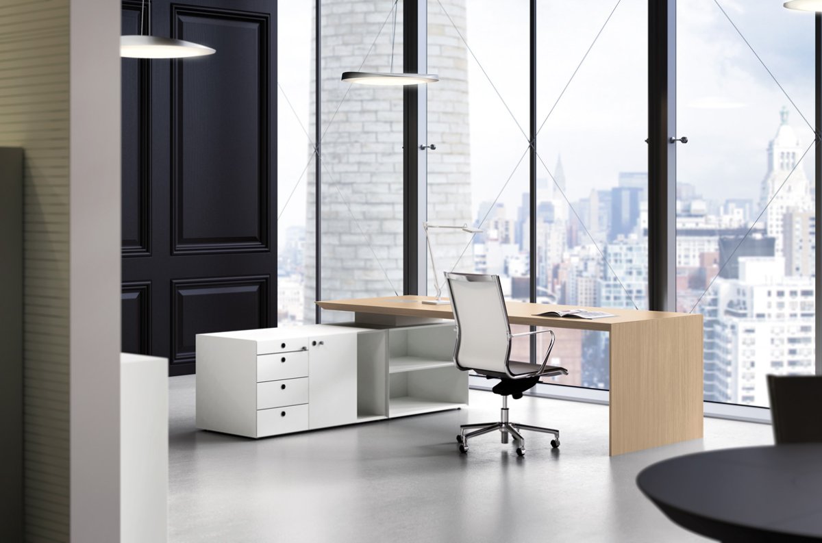 Офисная мебель из металла