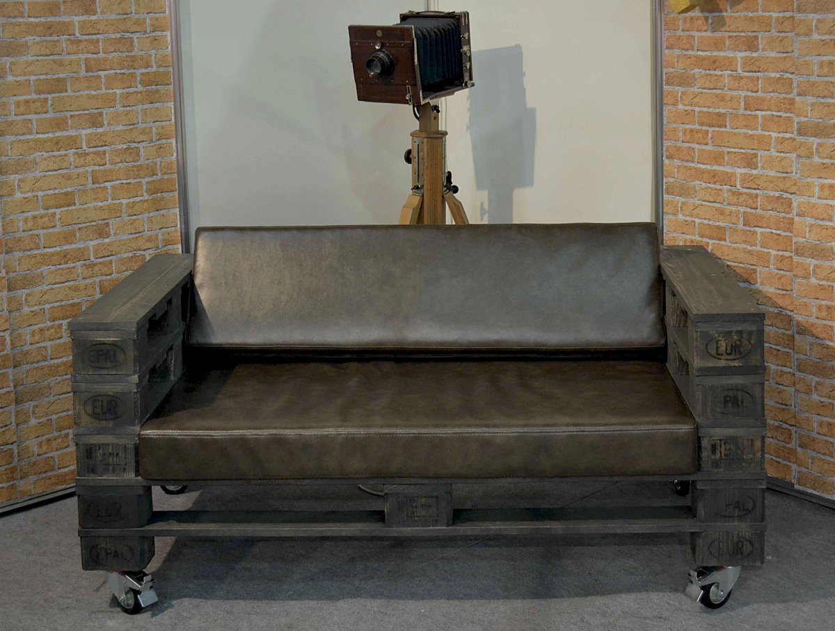 Диван из поддонов