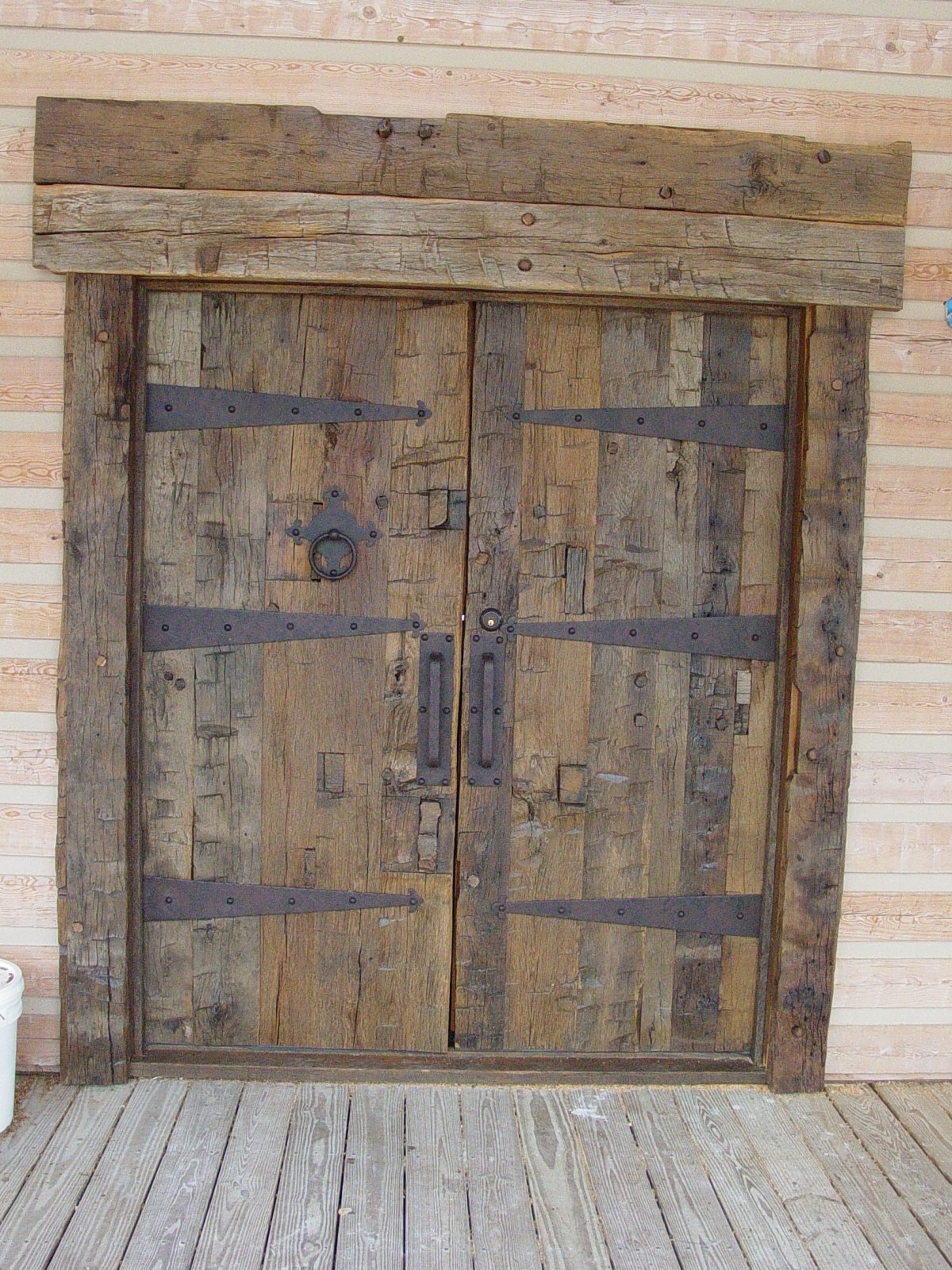Дверь в сарай