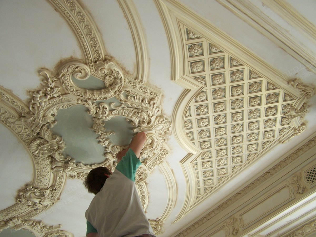 Лепные потолки из гипса