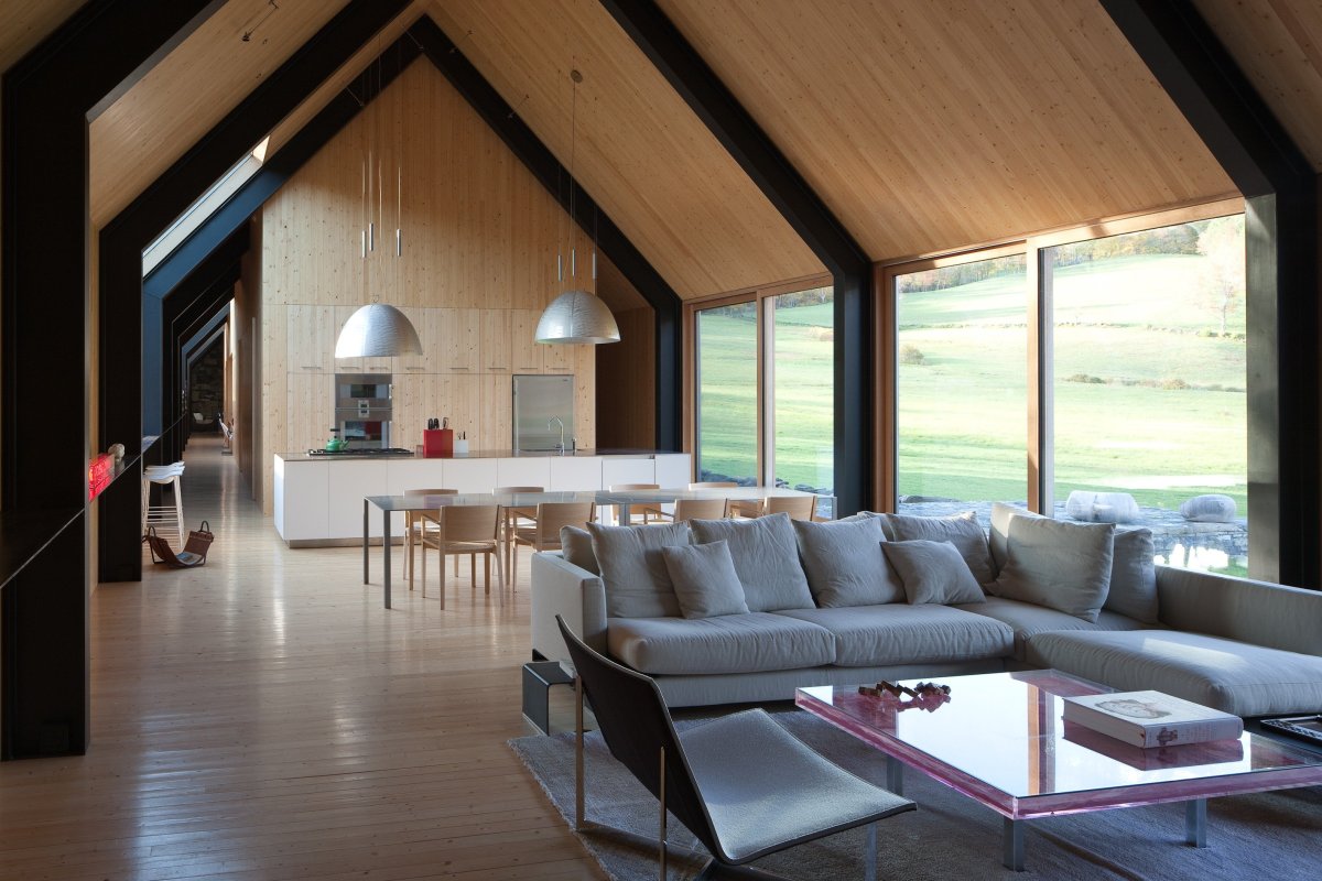 Одноэтажный дом без потолка