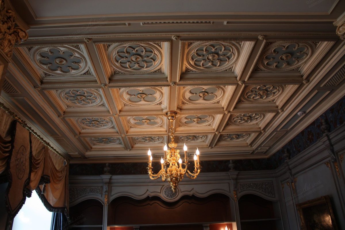 Декор потолка