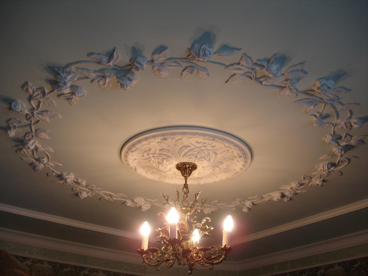 Декоративный потолок из пенопласта