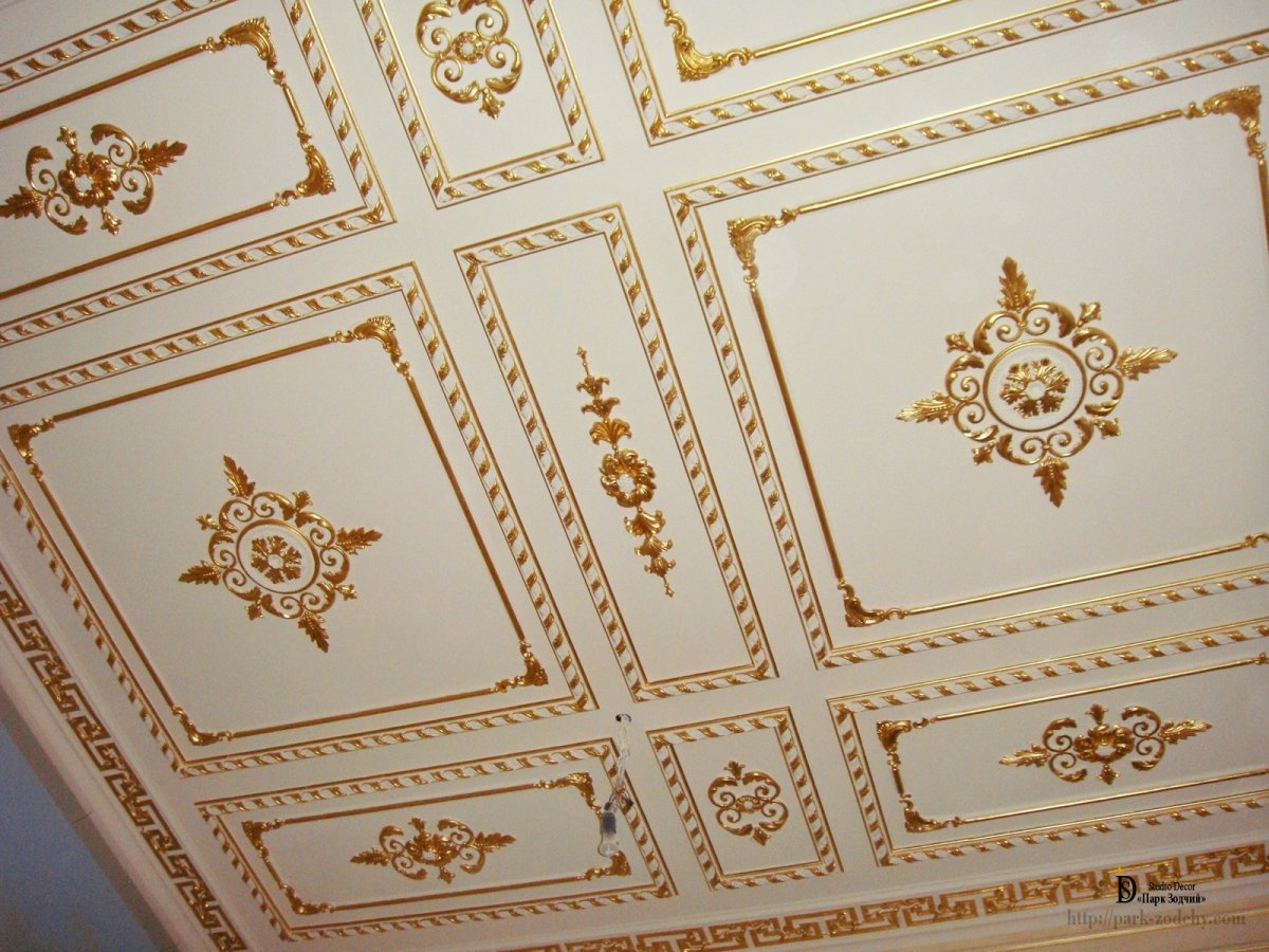 Гипсовый декор на потолок