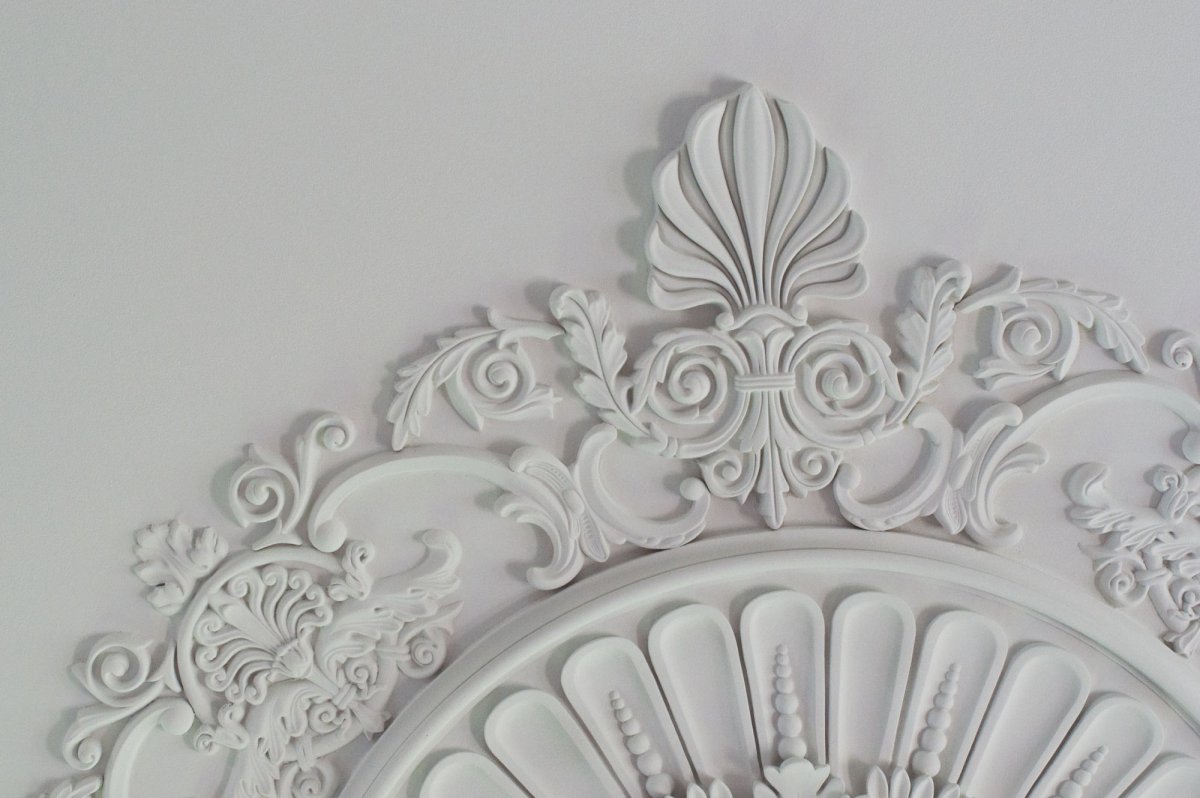 Лепнина на потолке