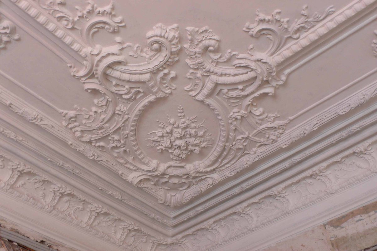 Лепнина на потолок из пенопласта