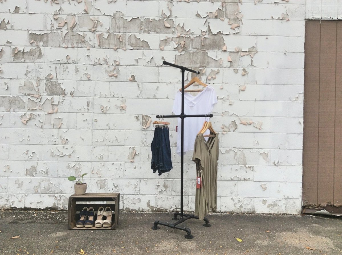 Передвижные вешалки в стиле лофт