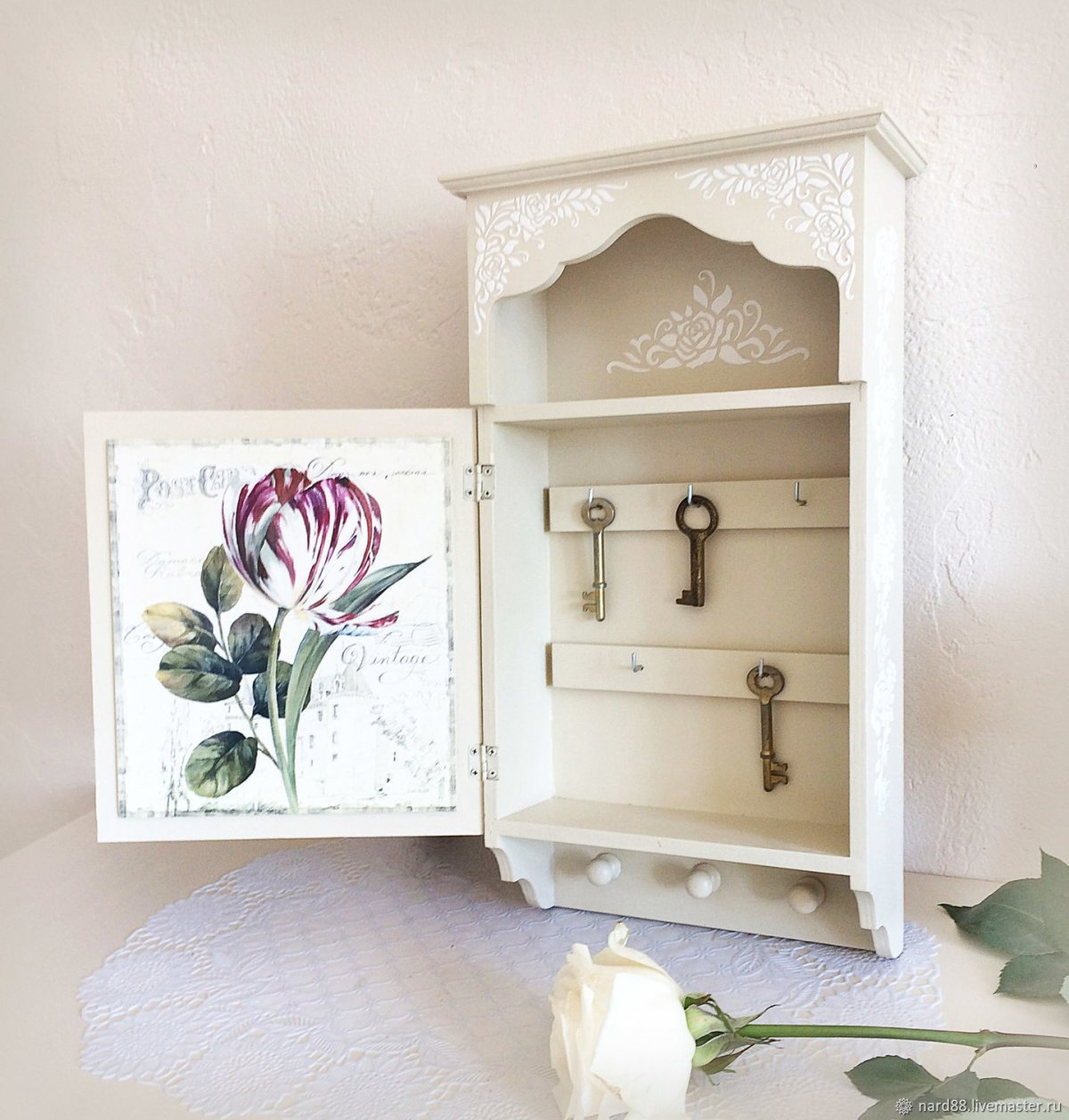 Ключница деревянная