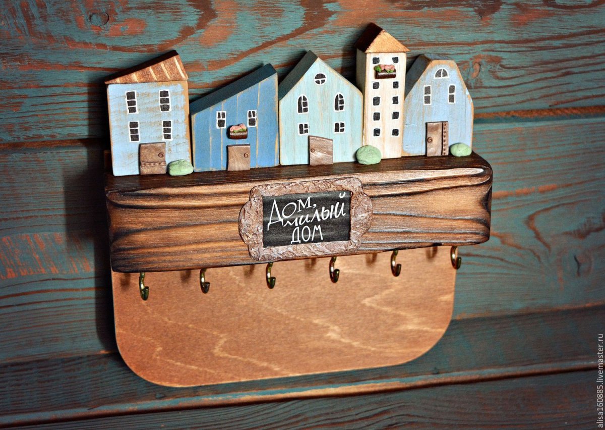 Ключница из дерева настенная