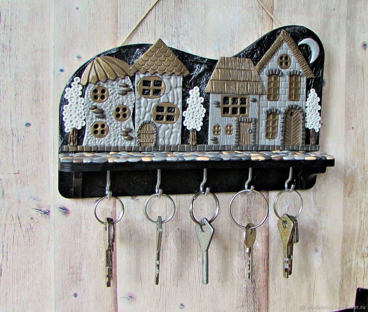 Ключница из дерева