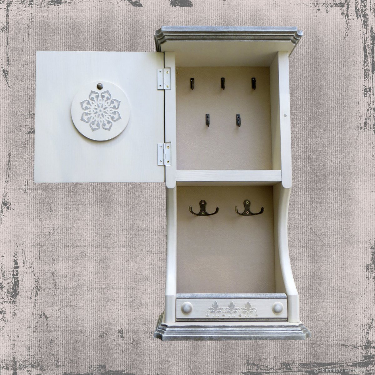 Ключница закрытая большая на щиток 40x35