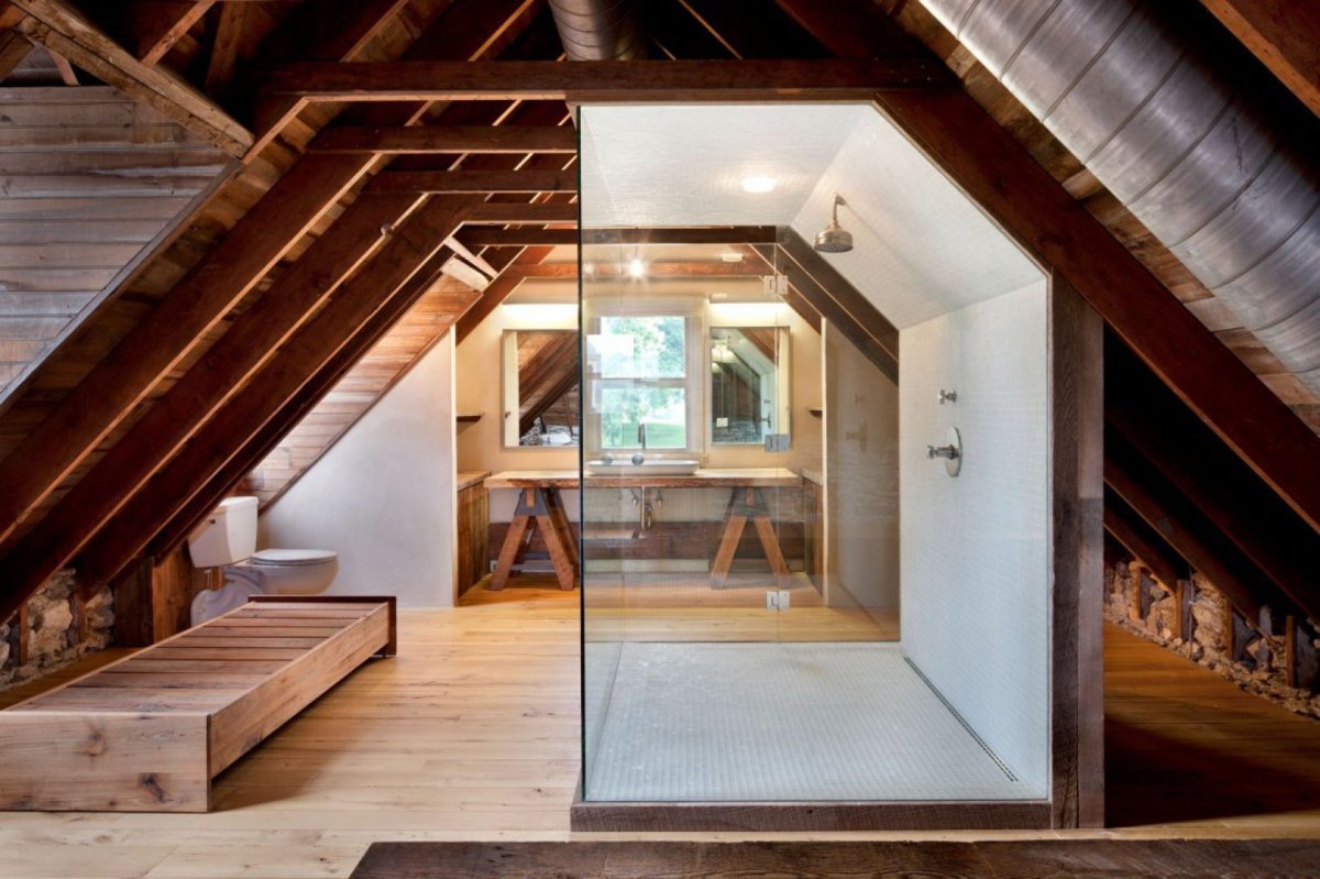 Дом с мансардой и балконом