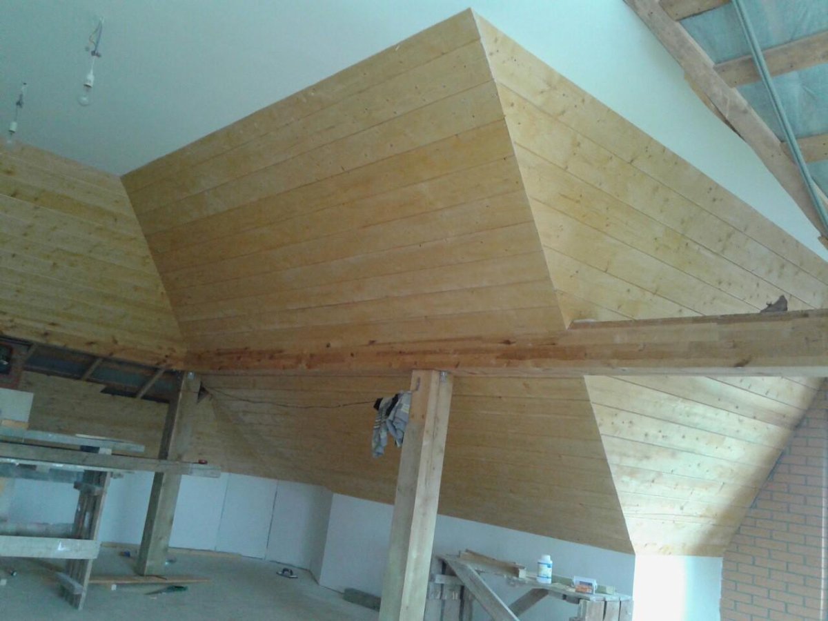 Подшивной деревянный потолок