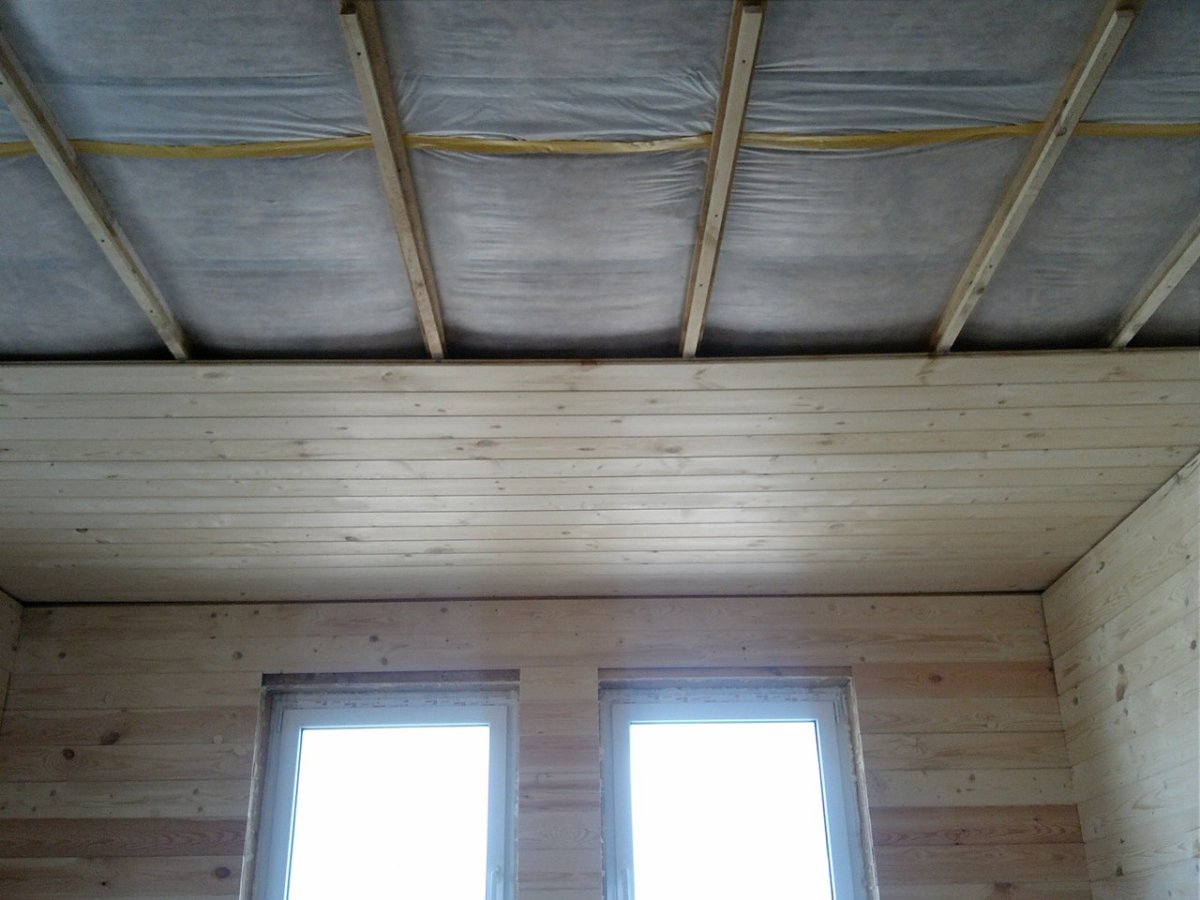 Подшивка потолка вагонкой