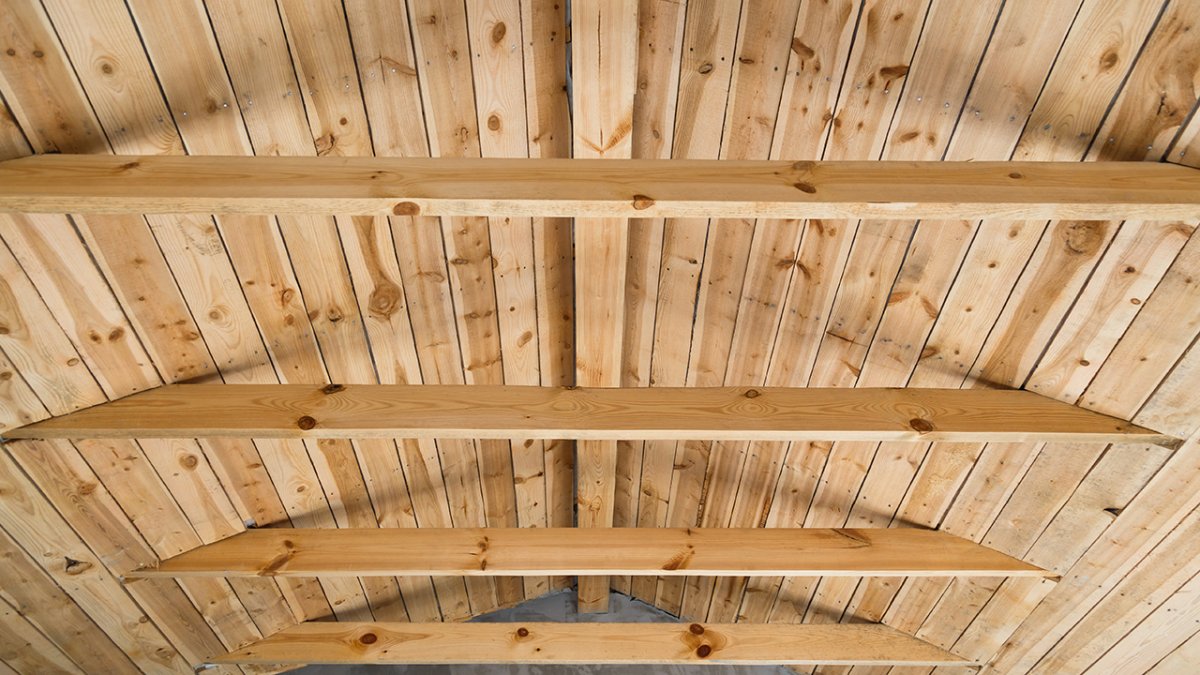 Подшивка мансарды имитацией бруса