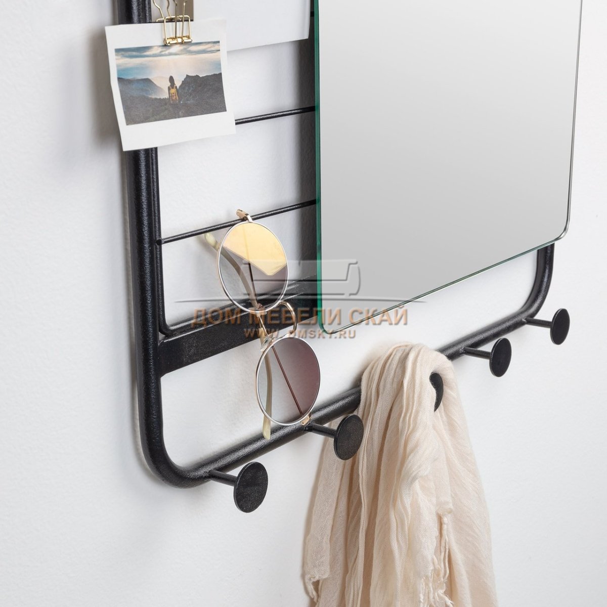 Зеркало с полочкой в прихожую
