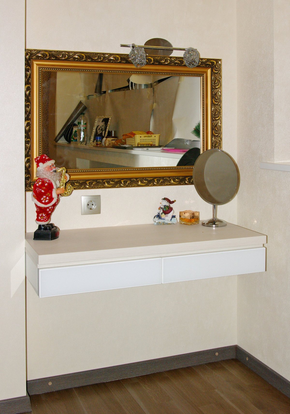 Зеркало в прихожей Модерн