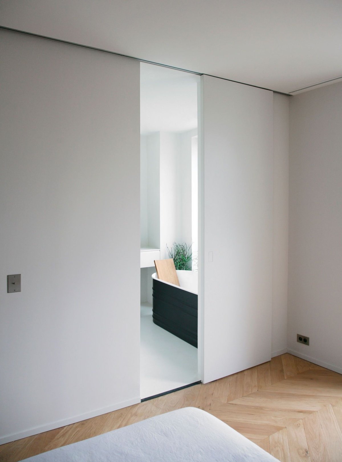 Раздвижные двери до потолка