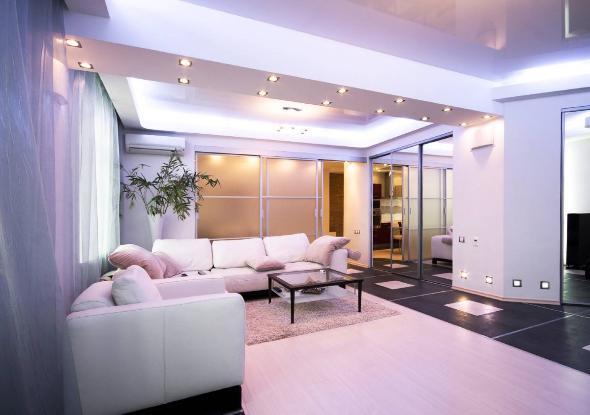 Дизайн освещения в гостиной