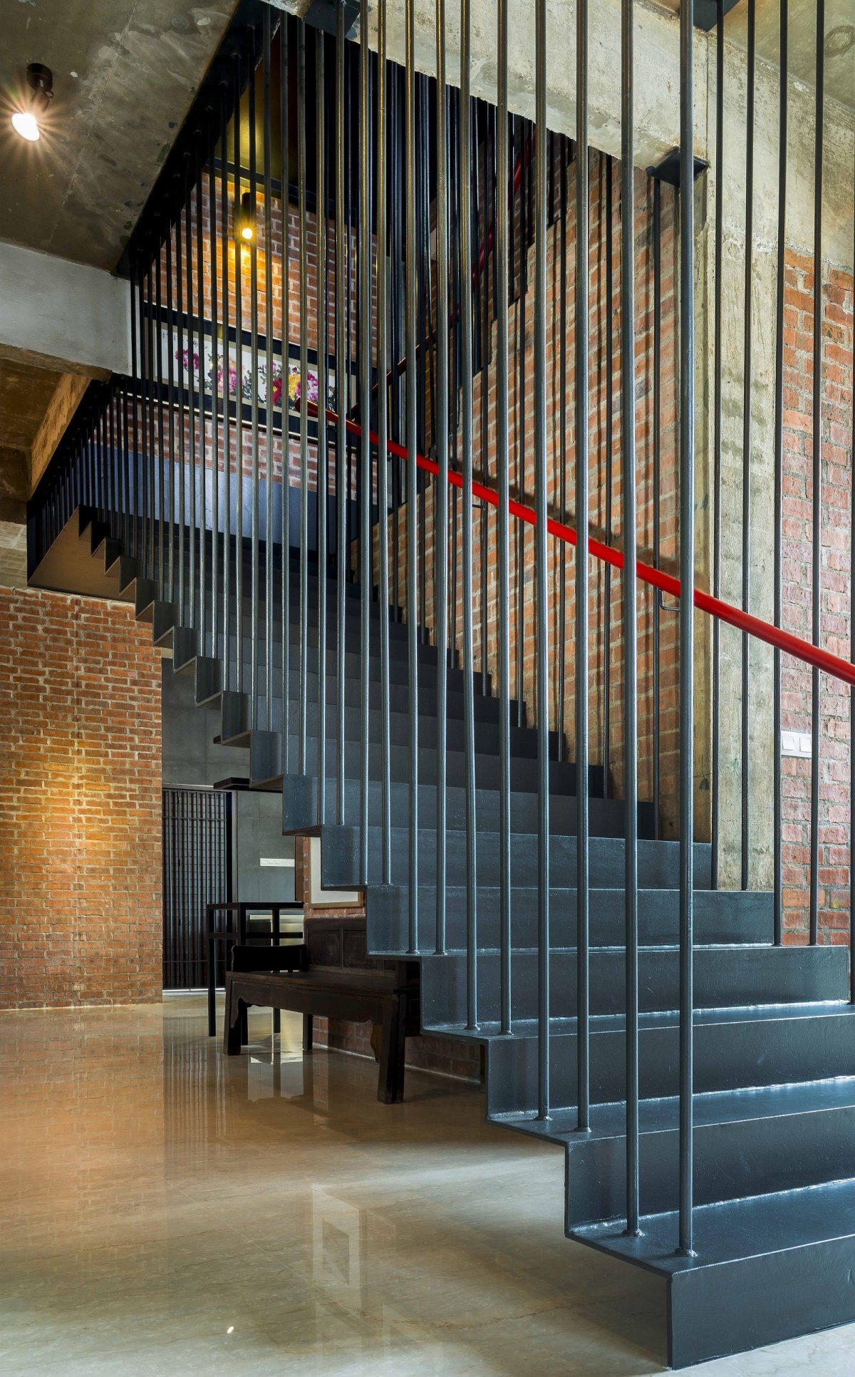 Офисная лестница в стиле лофт