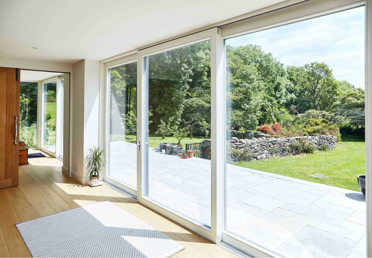 Наклонно-раздвижные двери на террасу