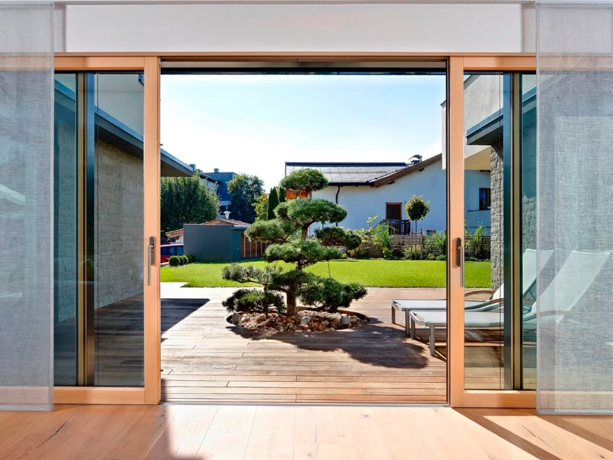 Раздвижные двери на террасу