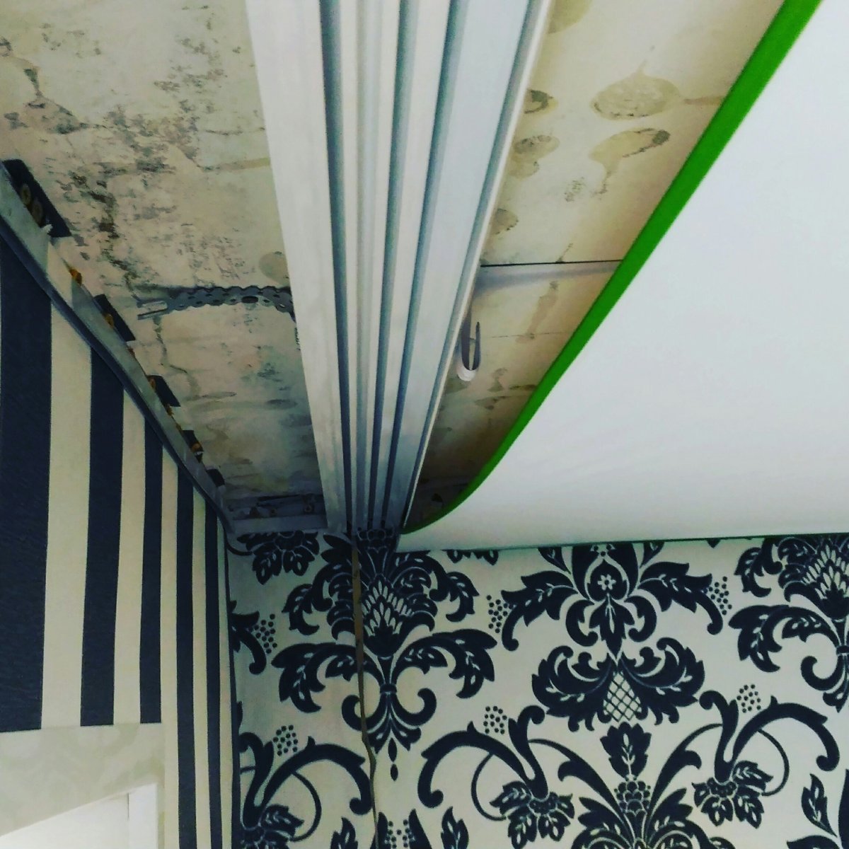 Шторы под натяжной потолок