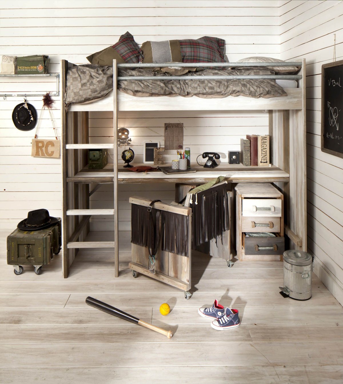 Двухъярусная кровать в стиле лофт