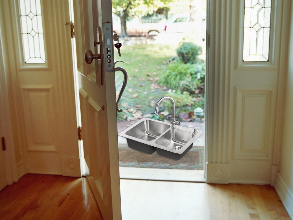 Человек за дверью