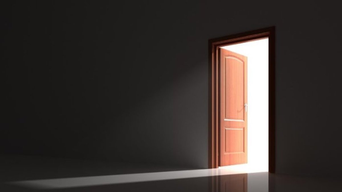 Дверь в темноте