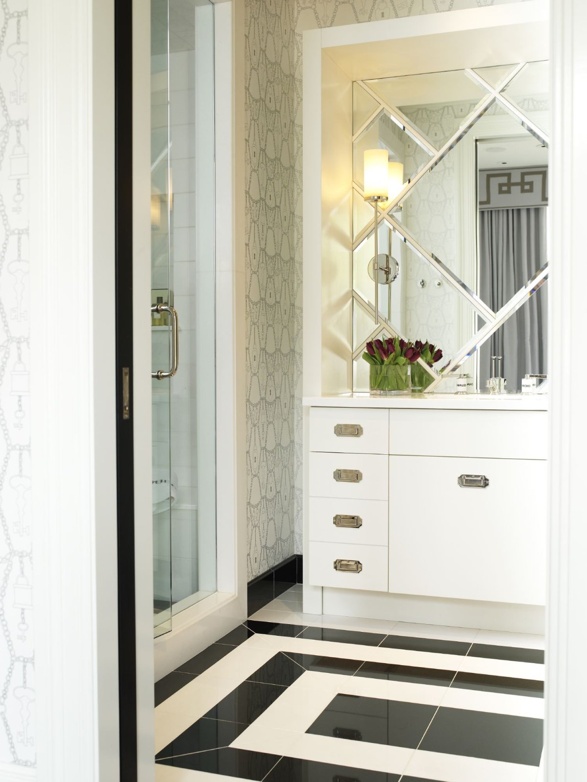 Темная прихожая в скандинавском стиле