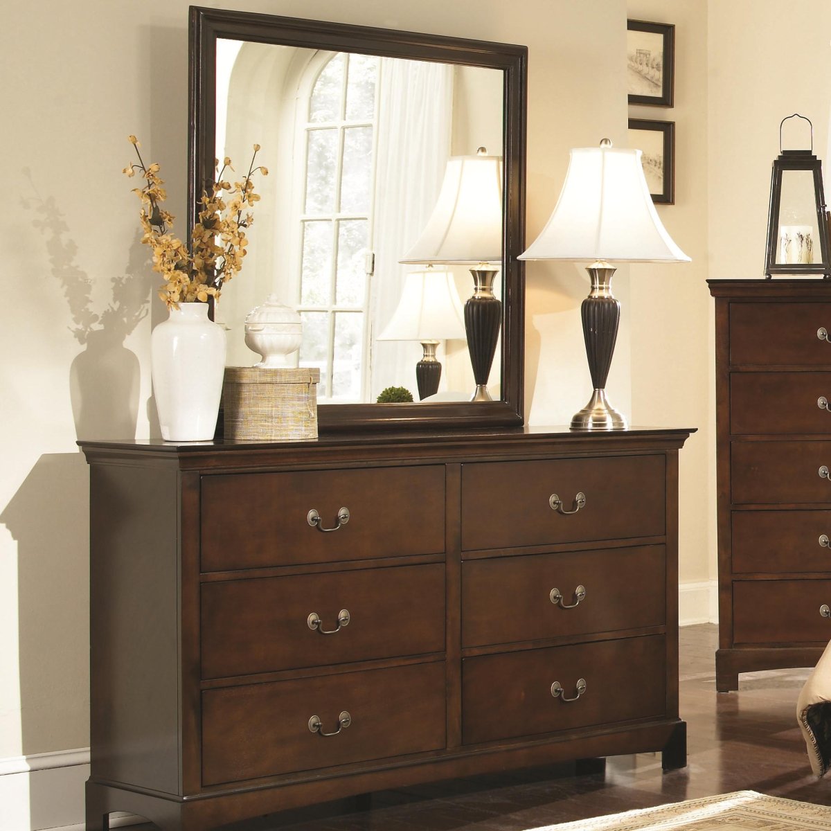 Комод с зеркалом в прихожую