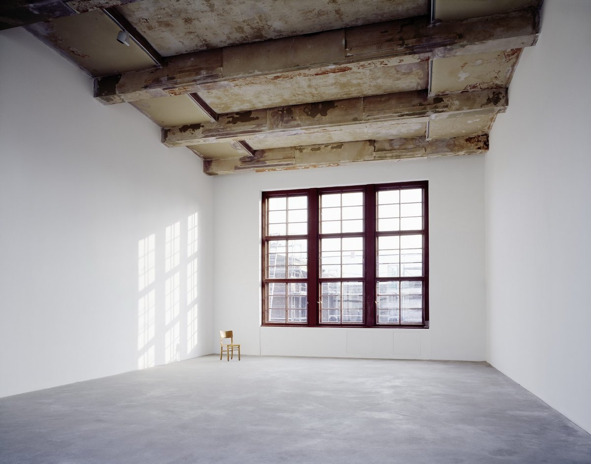 Пустая деревянная комната