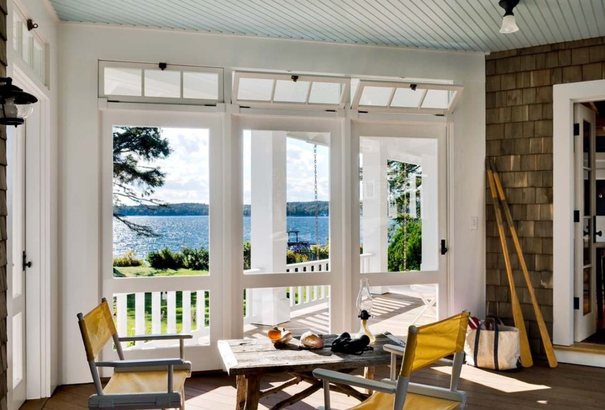 Веранда с французскими окнами